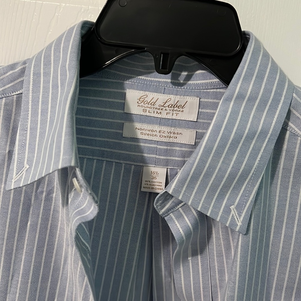 Gold Label Roundtree & Yorke Slim fit Non-Iron dress shirt